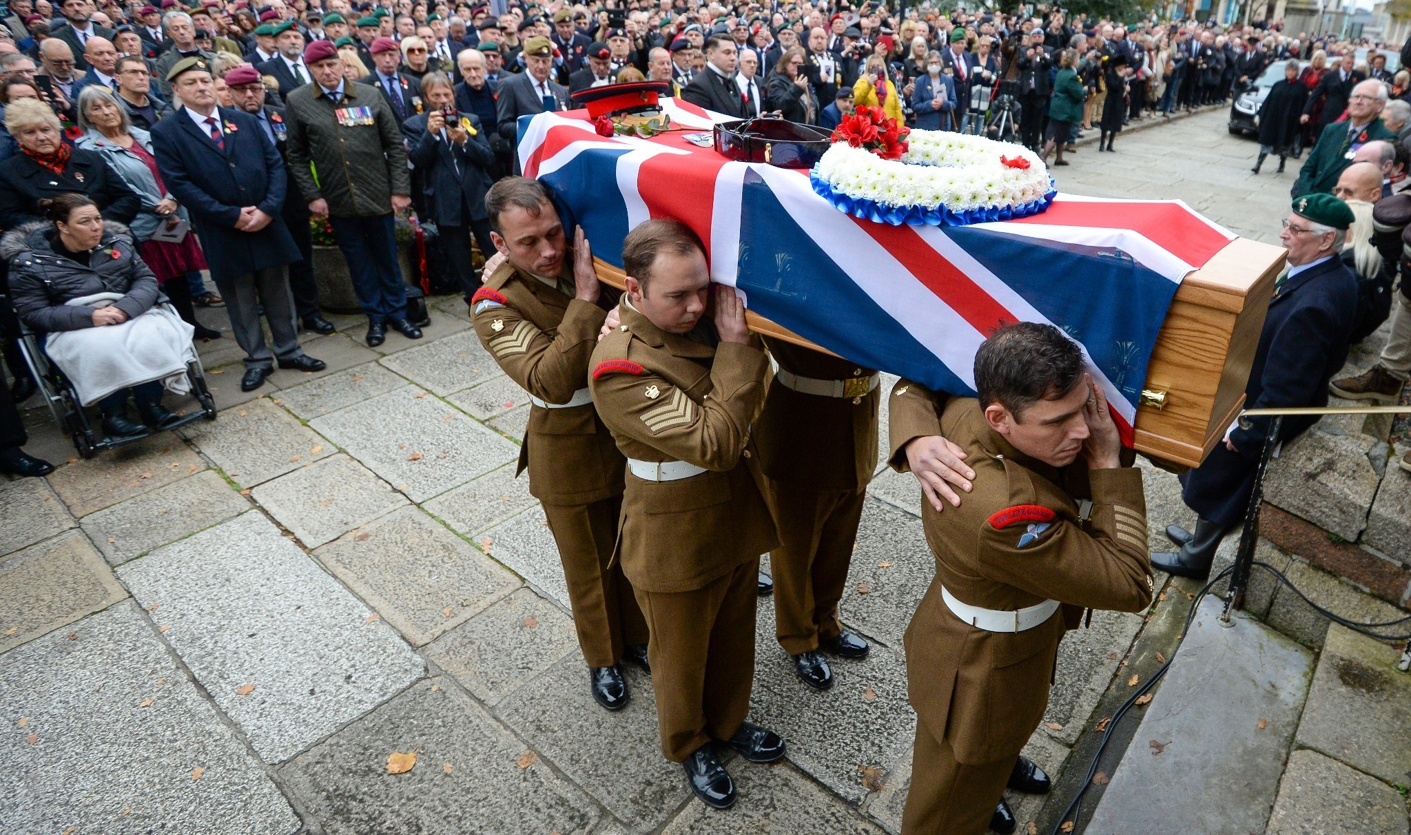 The coffin of Dennis Hutchings arrives at church (Photo: Finnbarr Webster / Getty)