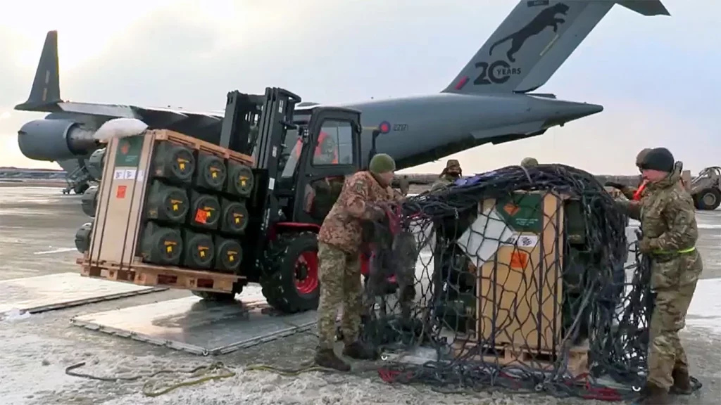 Anti-tank weapons arrive in Ukraine from Britain (Photo: Ukrainian military)