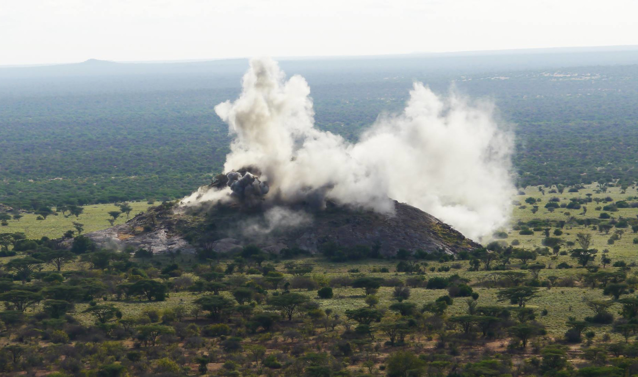 Mortars fired by British troops explode in Kenya. (Photo: MOD)